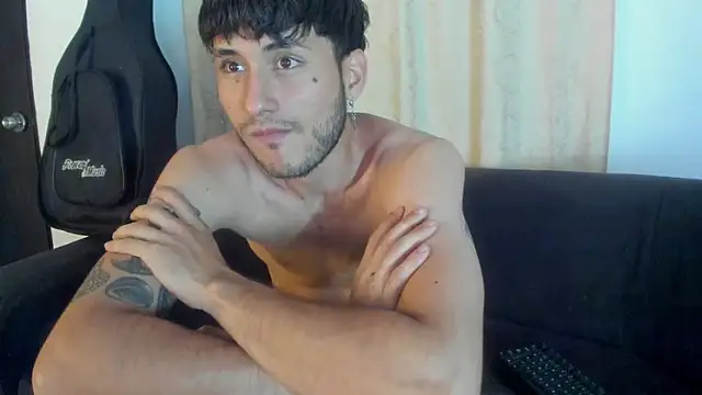 Henrikk senn online show from October 3, 10:51 pm