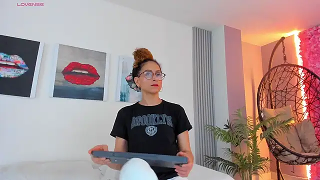 Angela donnato online show from February 28, 3:15 am