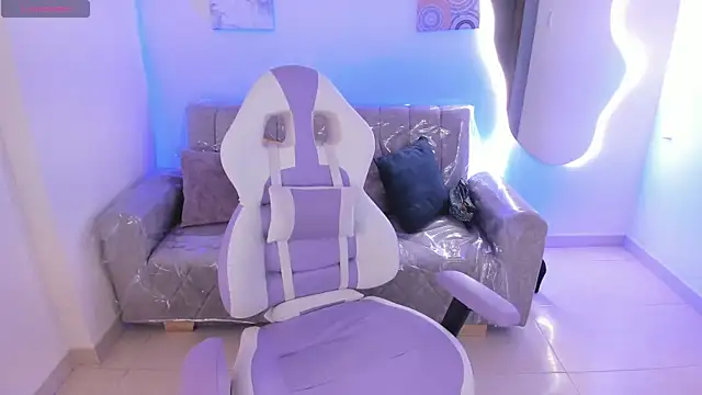 Charlotte cowell sub1  online show from December 13, 8:25 pm