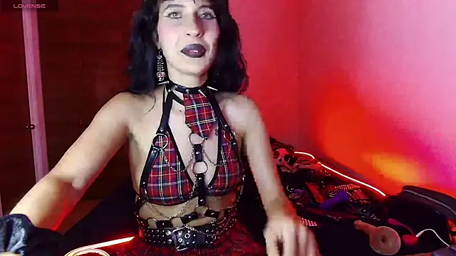 Snapshot of bellatrix25 chatting on February 13, 8:38 am bellatrix25 online show from February 13, 8:38 am