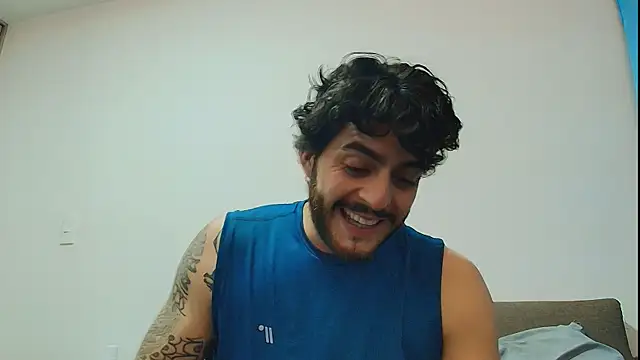 Snapshot of thomas_gun chatting on May 26, 1:12 am thomas gun online show from May 26, 1:12 am