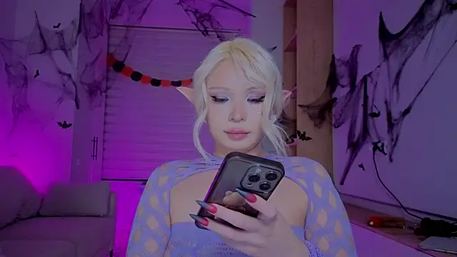 RileyMee online show from October 27, 2:21 pm