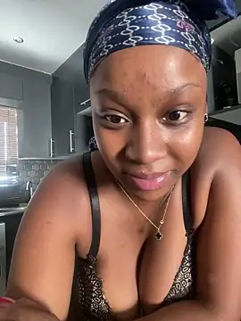 Snapshot of Candy_Love_18 chatting on February 20, 9:10 am Candy Love 18 online show from February 20, 9:10 am