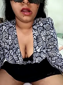 Snapshot of Reesha_99 chatting on May 31, 6:20 pm Reesha 99 online show from May 31, 6:20 pm
