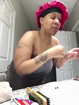 Snapshot of SexyHoneyRedd chatting on January 17, 11:38 am SexyHoneyRedd online show from January 17, 11:38 am