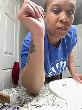 Snapshot of SexyHoneyRedd chatting on February 16, 6:10 pm SexyHoneyRedd online show from February 16, 6:10 pm