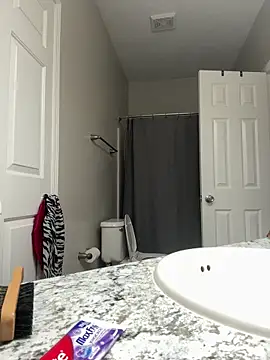 Snapshot of SexyHoneyRedd chatting on February 20, 12:15 pm SexyHoneyRedd online show from February 20, 12:15 pm