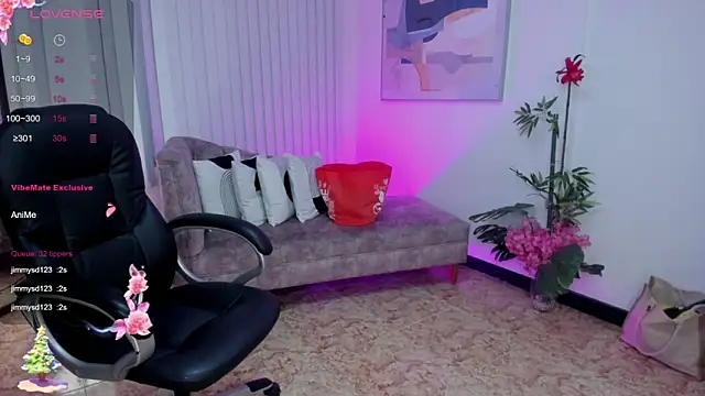 naomii campbell  online show from December 3, 12:35 am