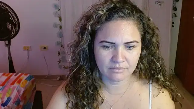 helenca43 online show from September 10, 1:11 pm