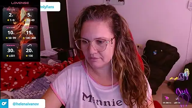 Snapshot of helenca43 chatting on October 3, 12:24 pm helenca43 online show from October 3, 12:24 pm