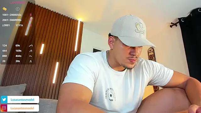 Snapshot of lucasanto_ chatting on November 9, 1:48 am lucasanto online show from November 9, 1:48 am