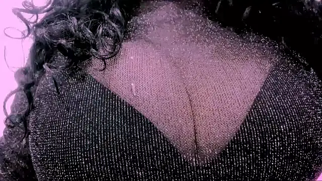 Snapshot of valeriasexxx chatting on October 25, 11:07 am valeriasexxx online show from October 25, 11:07 am