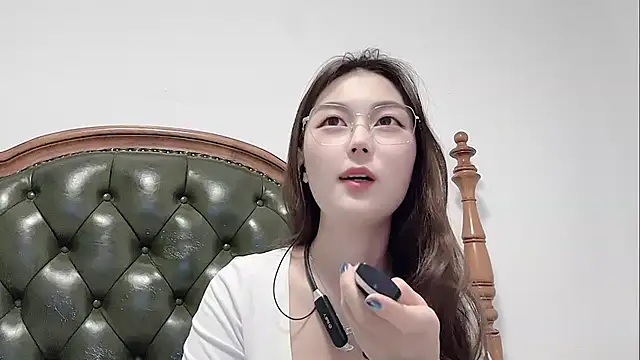 Snapshot of Sweet-Angel999 chatting on April 9, 3:06 pm Sweet-Angel999 online show from April 9, 3:06 pm