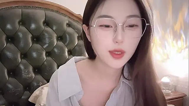 Snapshot of Sweet-Angel999 chatting on May 9, 4:01 pm Sweet-Angel999 online show from May 9, 4:01 pm
