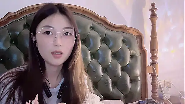 Snapshot of Sweet-Angel999 chatting on May 17, 4:03 pm Sweet-Angel999 online show from May 17, 4:03 pm