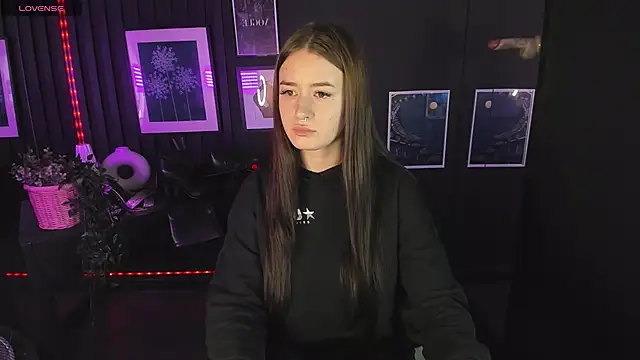 Lily Moonlight online show from December 14, 7:18 am