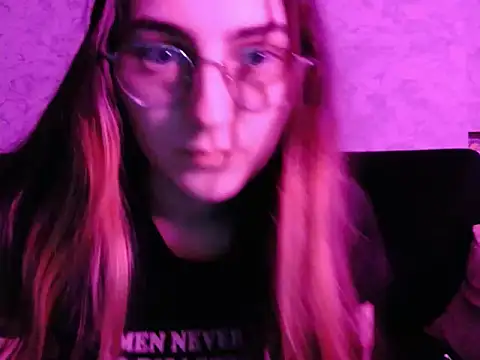 Snapshot of AliceMoonsea chatting on March 12, 11:33 pm AliceMoonsea online show from March 12, 11:33 pm