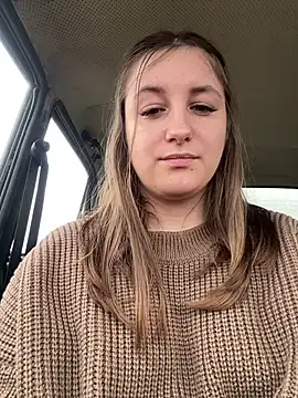 Strawberryyyyik online show from December 28, 10:14 am