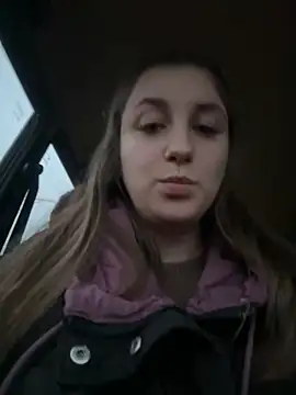 Strawberryyyyik online show from December 28, 1:49 pm