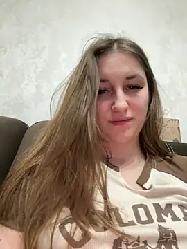 Strawberryyyyik online show from December 30, 9:50 pm