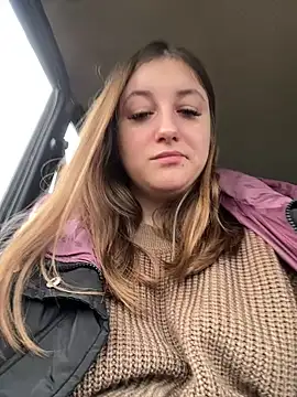 Strawberryyyyik online show from January 3, 7:38 am