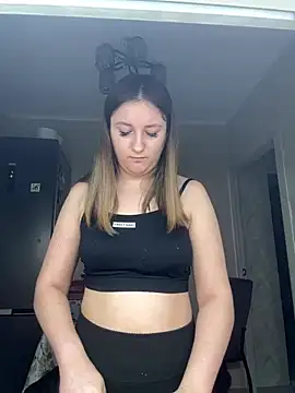 Strawberryyyyik online show from January 20, 3:37 am