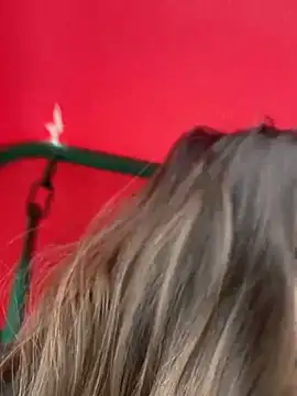 Strawberryyyyik online show from October 5, 7:07 am