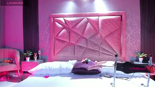 RoseTaylor   online show from October 7, 5:59 am