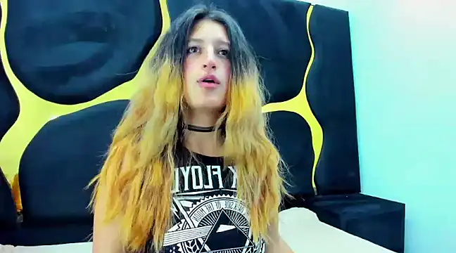 GiaRoussel online show from February 15, 1:27 pm