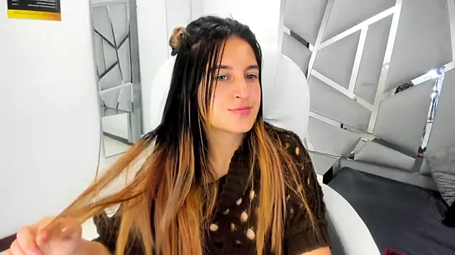 GiaRoussel online show from March 4, 2:32 pm