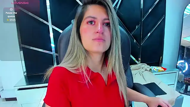 GiaRoussel online show from October 14, 3:24 pm