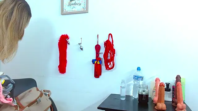 Snapshot of JessicaRabbit04 chatting on January 10, 4:54 am JessicaRabbit04 online show from January 10, 4:54 am