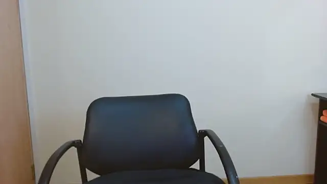 Snapshot of JessicaRabbit04 chatting on March 10, 7:10 am JessicaRabbit04 online show from March 10, 7:10 am