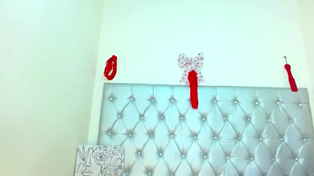 Snapshot of JessicaRabbit04 chatting on November 26, 3:29 am JessicaRabbit04 online show from November 26, 3:29 am