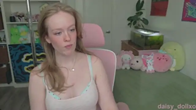Snapshot of Daisy_Dollxo chatting on April 24, 9:39 pm Daisy Dollxo online show from April 24, 9:39 pm