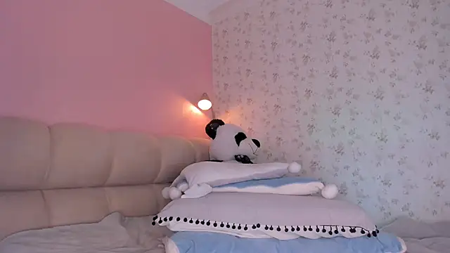 Snapshot of kitty_miaa chatting on March 22, 1:32 am kitty miaa online show from March 22, 1:32 am