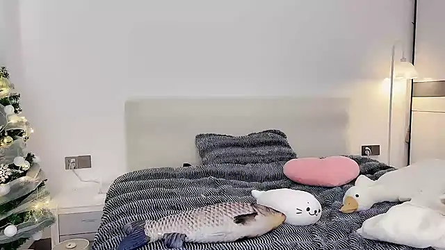 Fish   online show from February 11, 3:08 pm