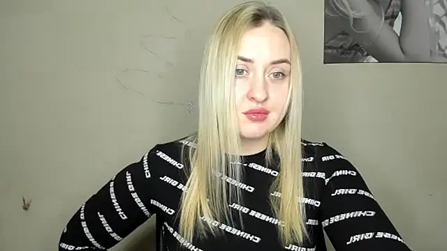 Snapshot of KennaJamess8 chatting on December 10, 7:11 pm KennaJamess8 online show from December 10, 7:11 pm