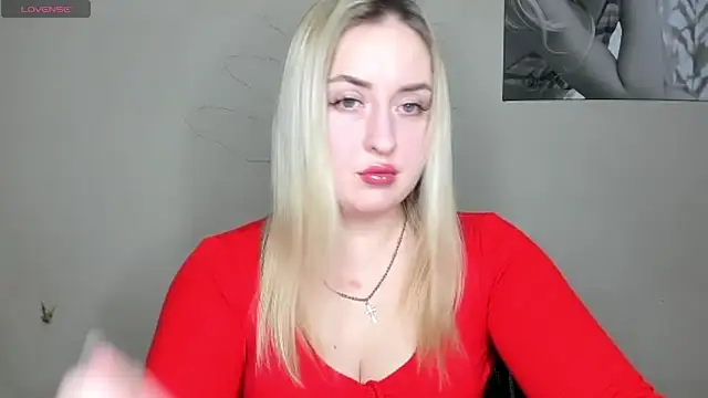 Snapshot of KennaJamess8 chatting on December 28, 7:01 pm KennaJamess8 online show from December 28, 7:01 pm