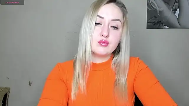 Snapshot of KennaJamess8 chatting on January 5, 5:20 pm KennaJamess8 online show from January 5, 5:20 pm