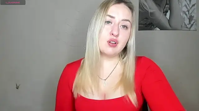 Snapshot of KennaJamess8 chatting on January 17, 4:15 pm KennaJamess8 online show from January 17, 4:15 pm