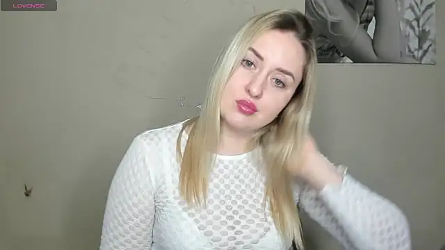 Snapshot of KennaJamess8 chatting on January 19, 2:38 pm KennaJamess8 online show from January 19, 2:38 pm