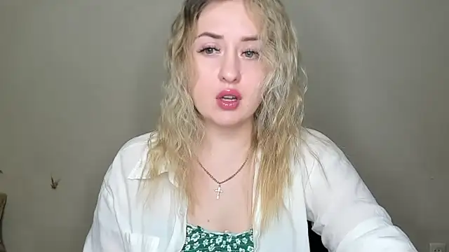 Snapshot of KennaJamess8 chatting on February 1, 7:55 pm KennaJamess8 online show from February 1, 7:55 pm