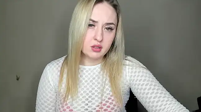 Snapshot of KennaJamess8 chatting on February 23, 6:01 pm KennaJamess8 online show from February 23, 6:01 pm