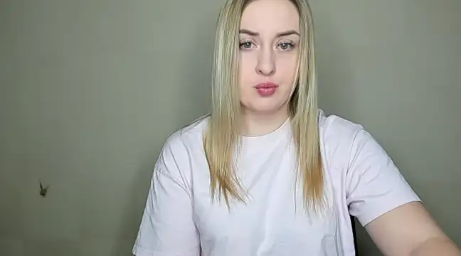 Snapshot of KennaJamess8 chatting on March 10, 5:18 pm KennaJamess8 online show from March 10, 5:18 pm