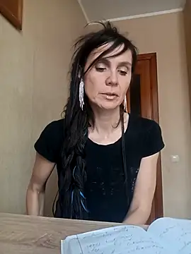 Snapshot of Francenia_lolis chatting on February 24, 7:28 am Francenia lolis online show from February 24, 7:28 am