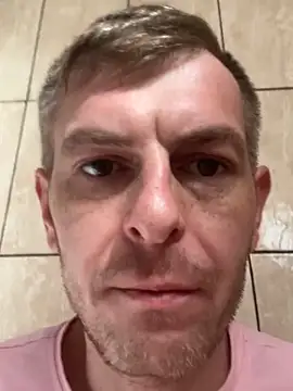 Snapshot of adrian90bi11 chatting on March 21, 9:58 am adrian90bi11 online show from March 21, 9:58 am