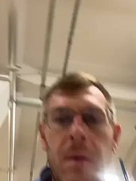 Snapshot of adrian90bi11 chatting on March 25, 6:19 am adrian90bi11 online show from March 25, 6:19 am