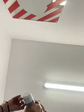 Snapshot of adrian90bi11 chatting on March 27, 9:42 am adrian90bi11 online show from March 27, 9:42 am