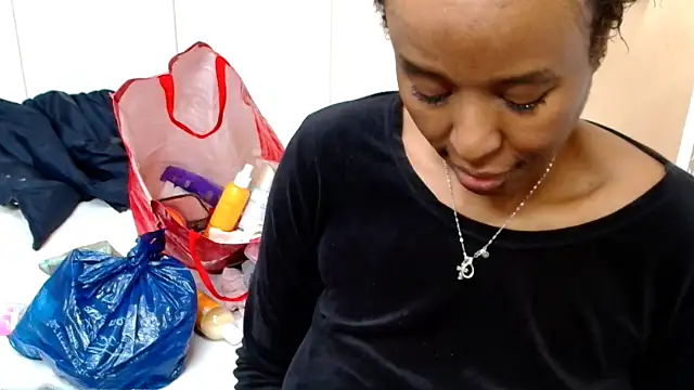DeliciuosCindy online show from June 13, 6:39 pm